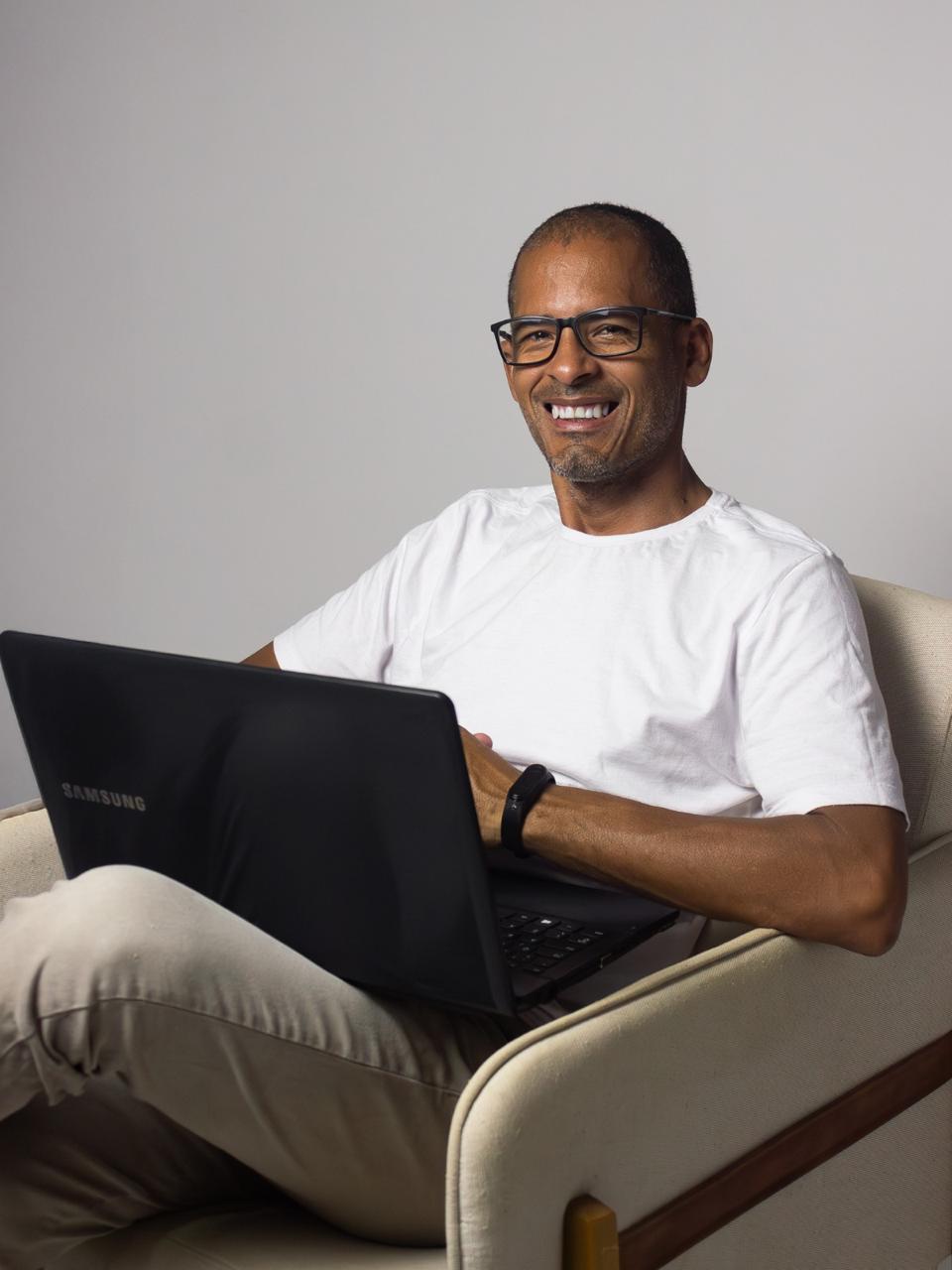 Suerlei Oliveira - Terapeuta e Especialista em Procrastinação